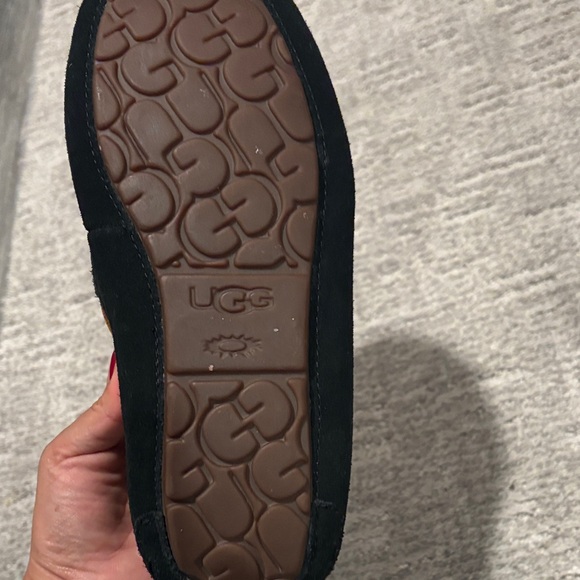 UGG Black Moccasins with Brown Laces size 8 unisex - Picture 5 of 5